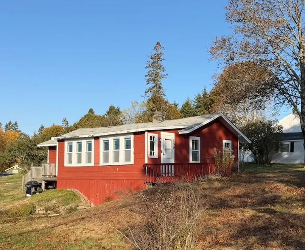 139 Harbor Drive Tremont ME 04653