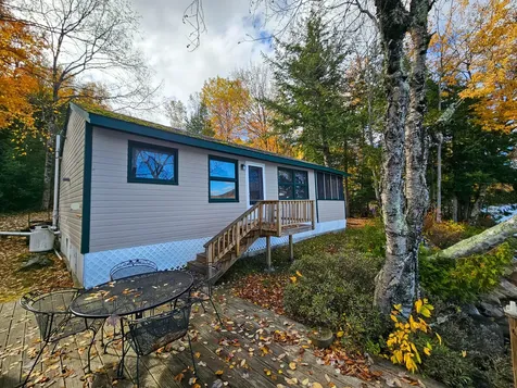 169 West Shore Road Farmington ME 04938