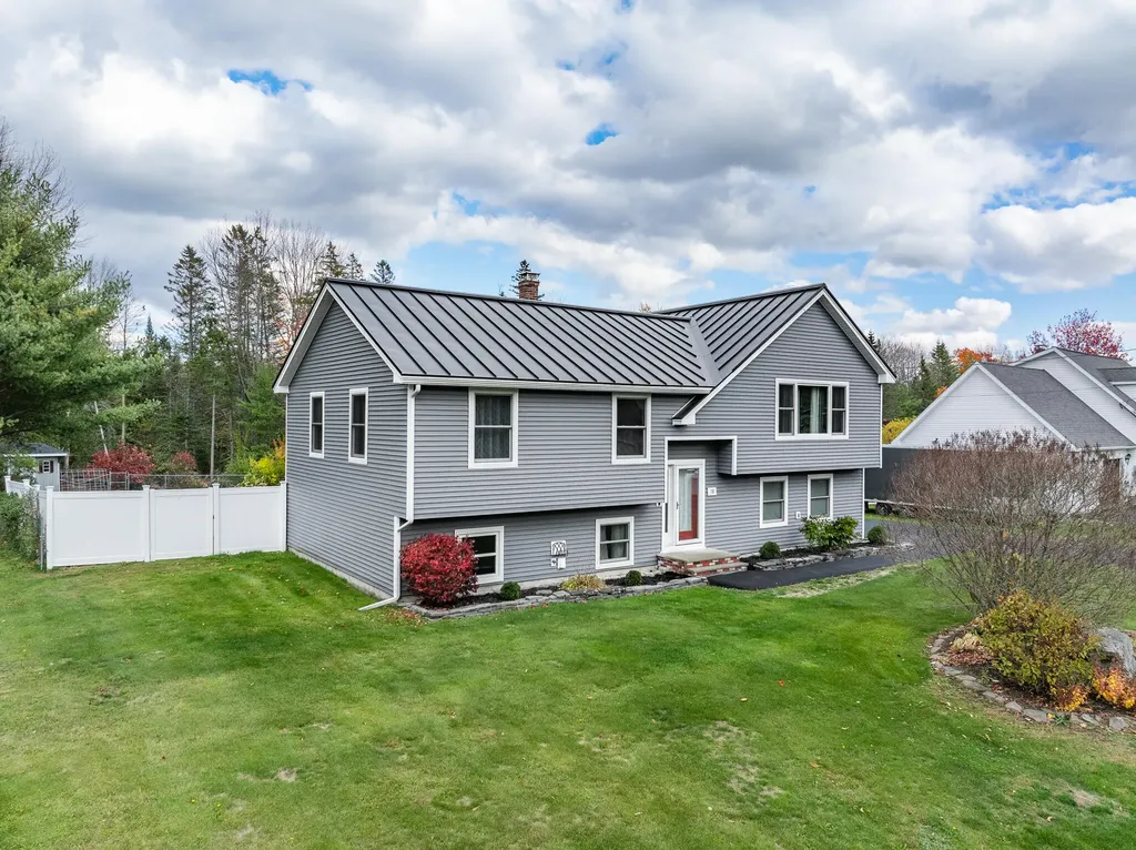 38 Main Trail Hampden ME 04444