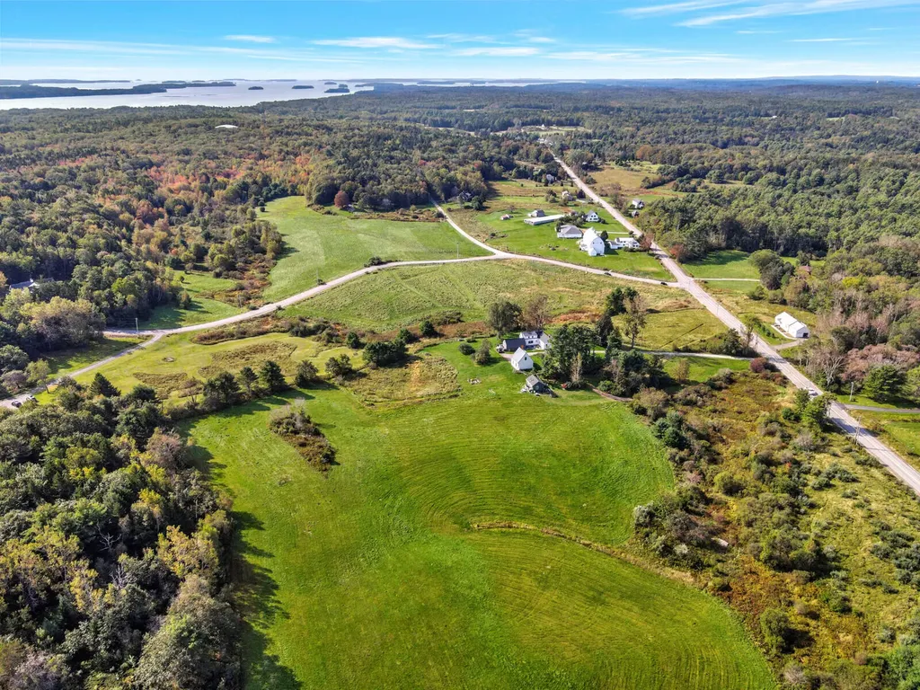 5 Round Hill Lane Brunswick ME 04011