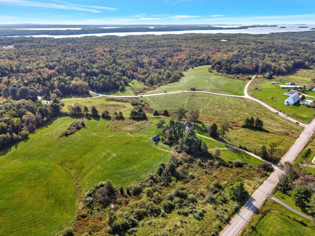 5 Round Hill Lane Brunswick ME 04011