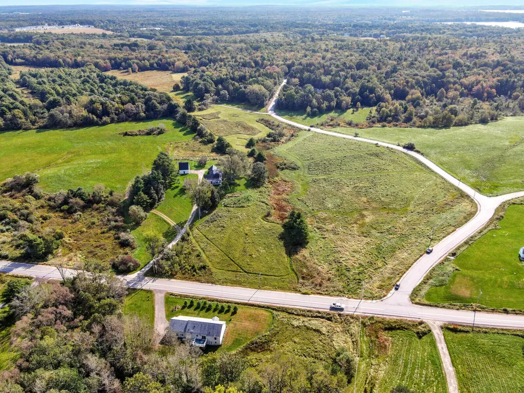 5 Round Hill Lane Brunswick ME 04011