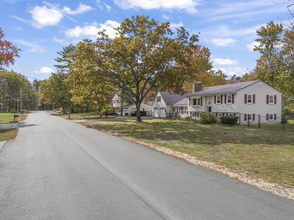 10 Merrymeeting Drive Topsham ME 04086