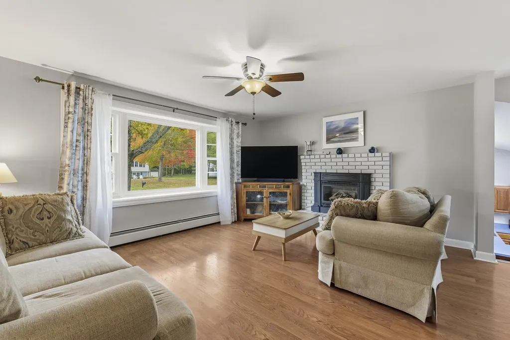 10 Merrymeeting Drive Topsham ME 04086