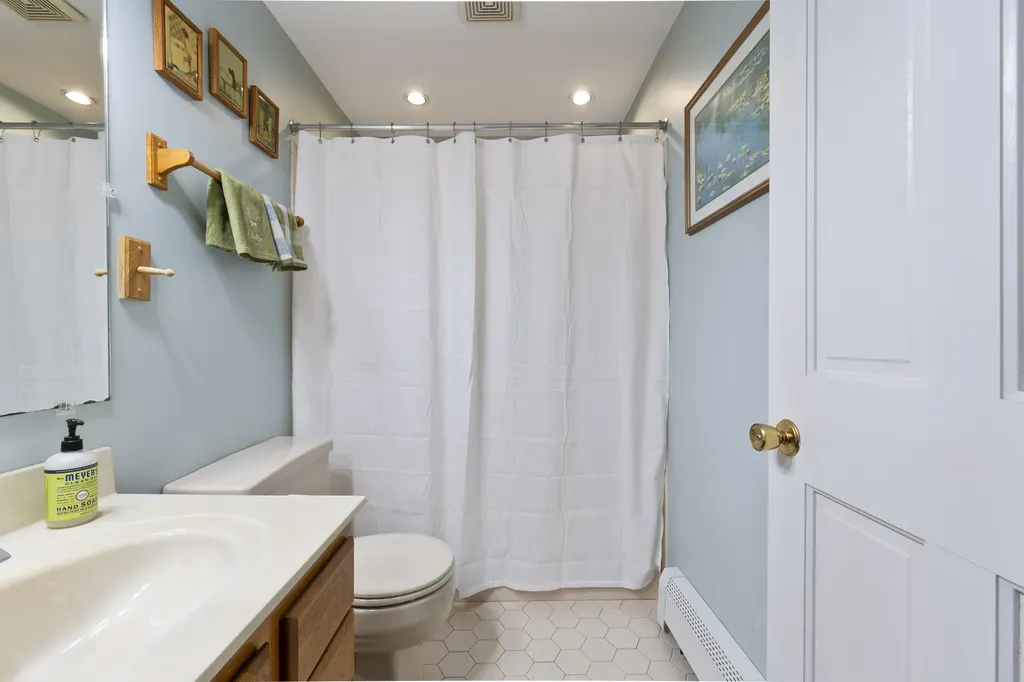 10 Merrymeeting Drive Topsham ME 04086