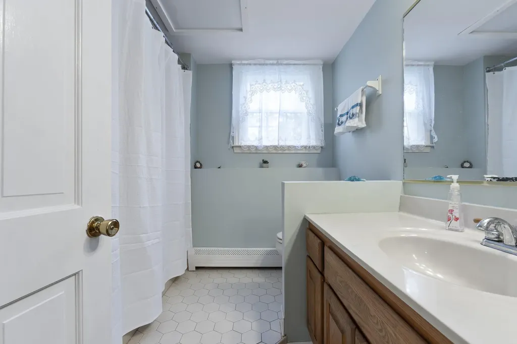 10 Merrymeeting Drive Topsham ME 04086