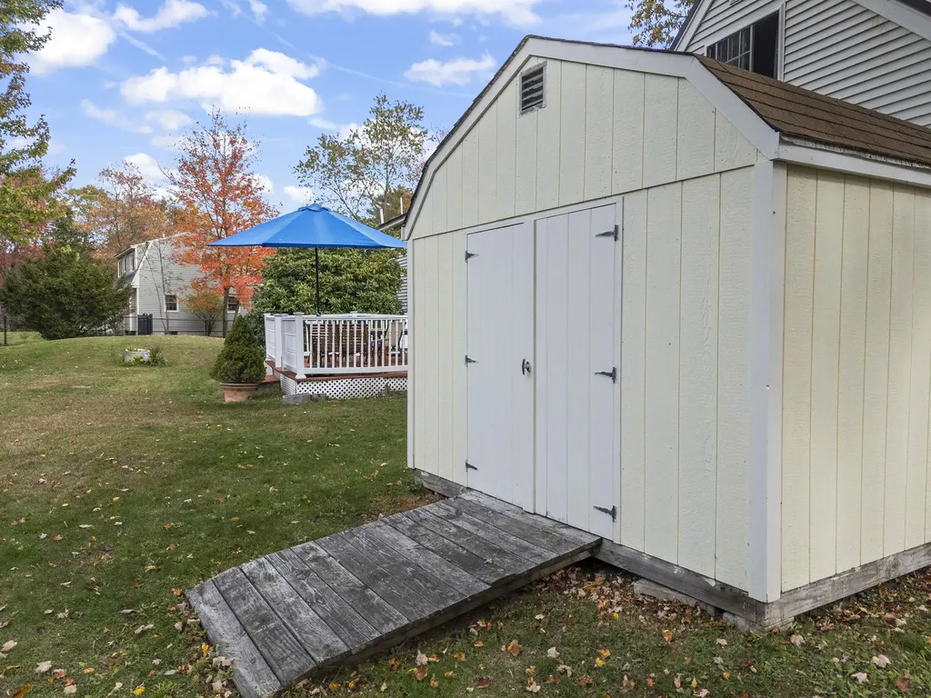 10 Merrymeeting Drive Topsham ME 04086