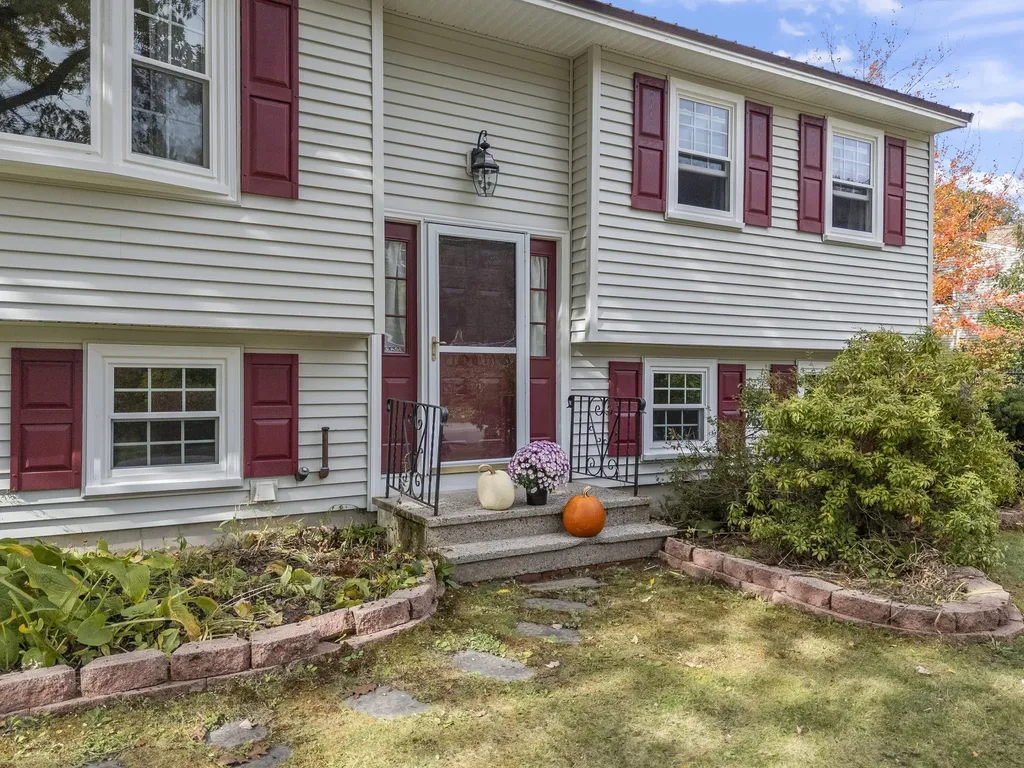 10 Merrymeeting Drive Topsham ME 04086