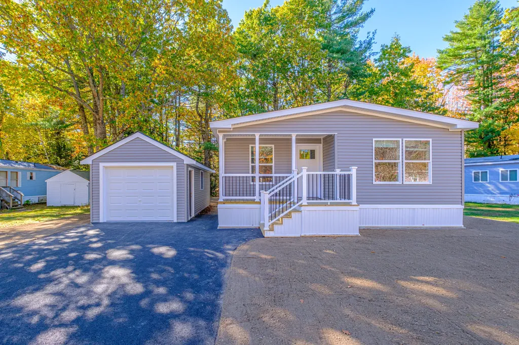 10 Dode Drive Saco ME 04072