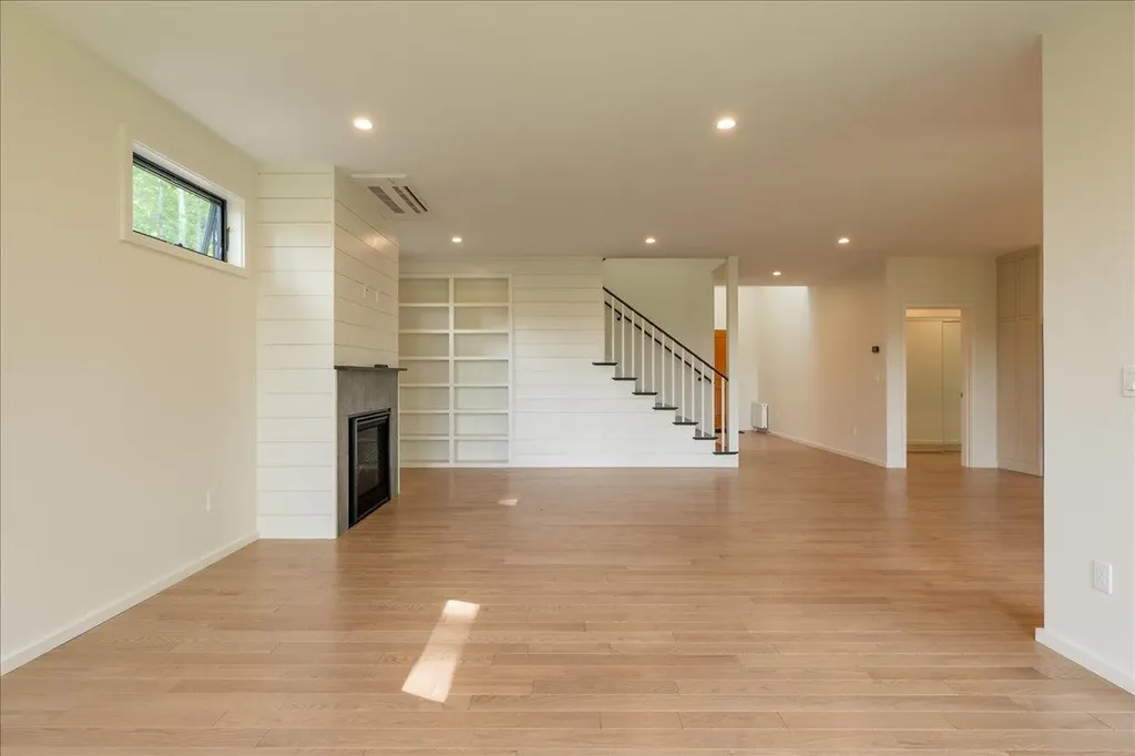 76 Park Street Rockport ME 04856