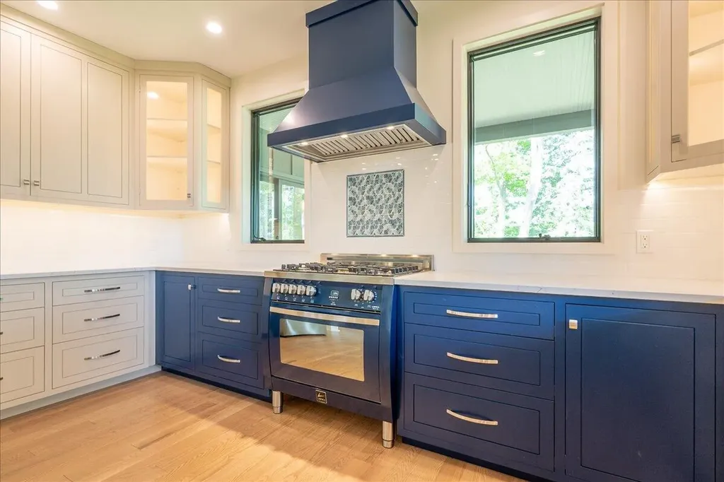 76 Park Street Rockport ME 04856