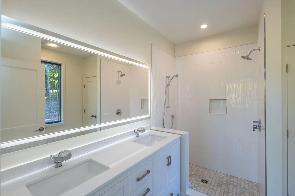 76 Park Street Rockport ME 04856