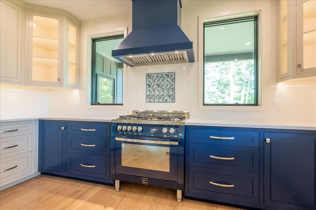 76 Park Street Rockport ME 04856