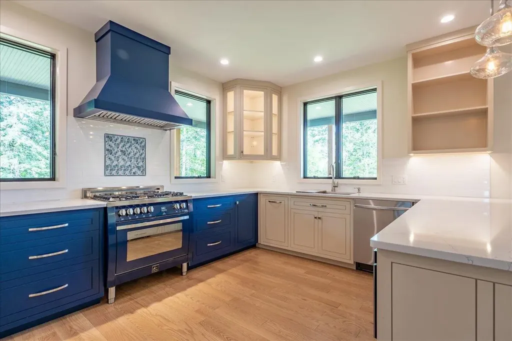 76 Park Street Rockport ME 04856