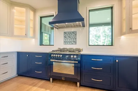 76 Park Street Rockport ME 04856