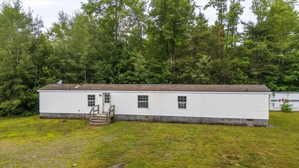 305 Augusta Road Washington ME 04574