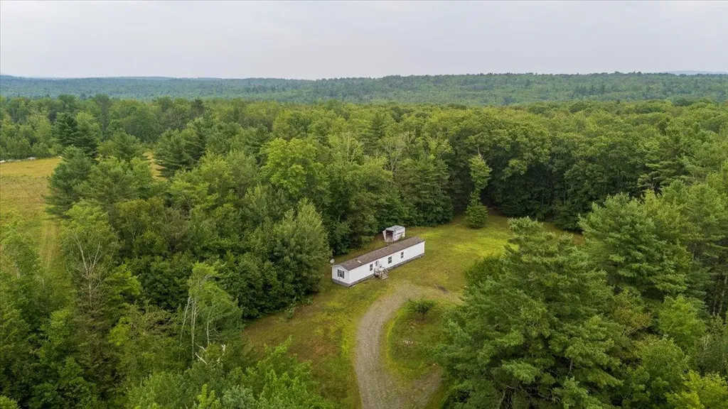 305 Augusta Road Washington ME 04574