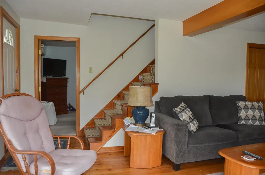 87 Middle Road Augusta ME 04330