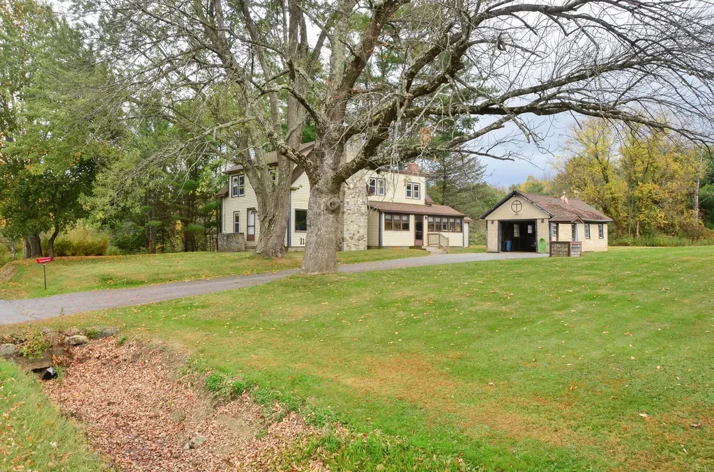 87 Middle Road Augusta ME 04330