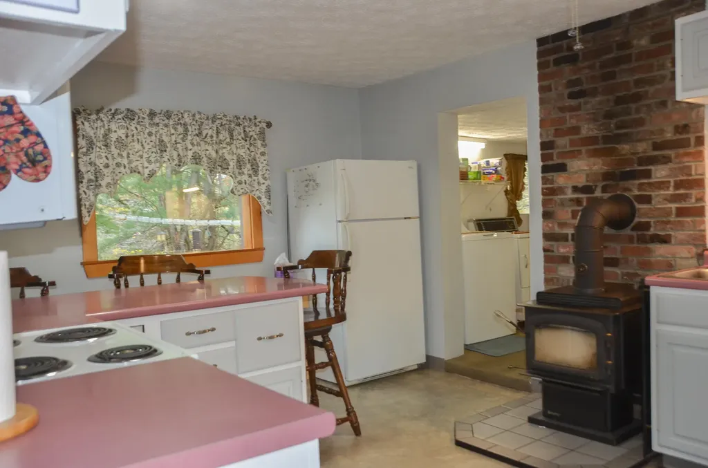 87 Middle Road Augusta ME 04330