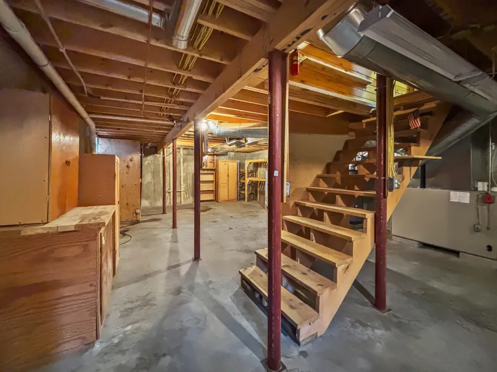 17 Klimavicz Road Dover-foxcroft ME 04426