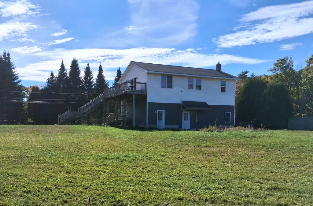 17 Dickey Lane Bowdoin ME 04287