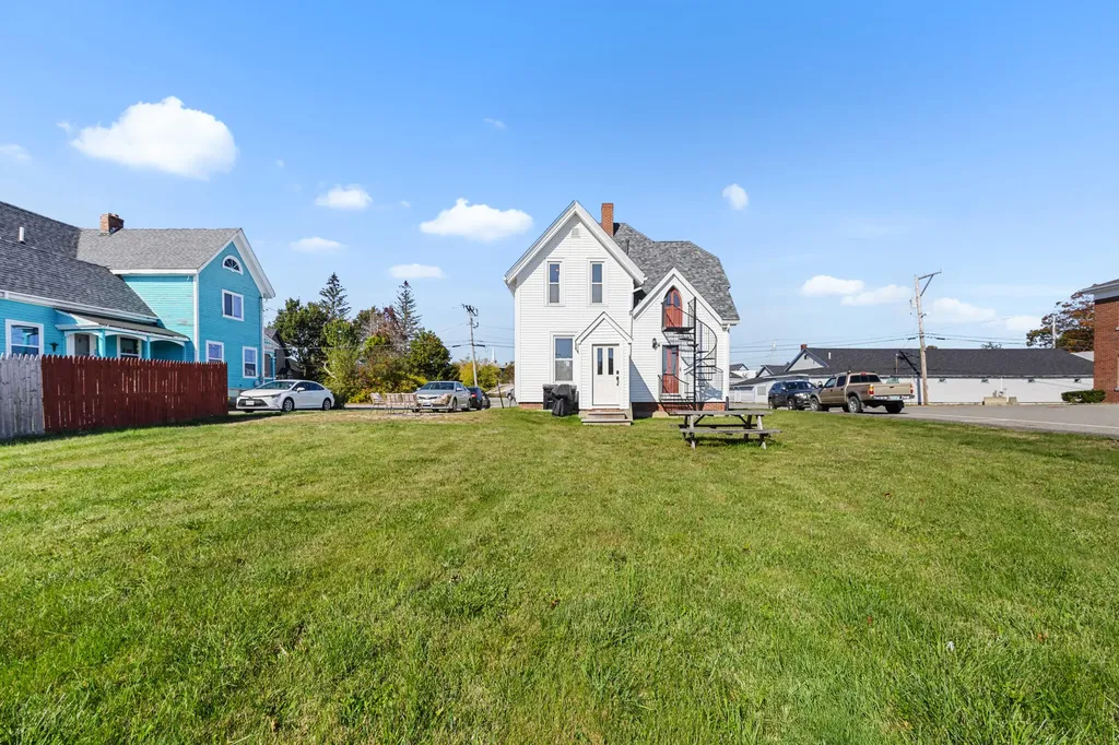 8 Cottage Street Milbridge ME 04658
