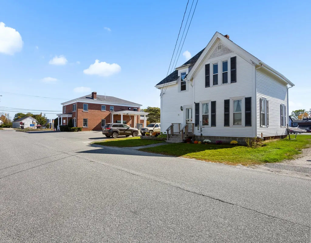 8 Cottage Street Milbridge ME 04658