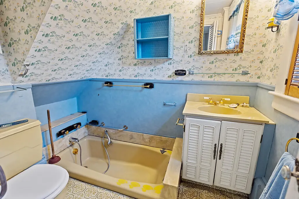 47 Sanger Avenue Waterville ME 04901