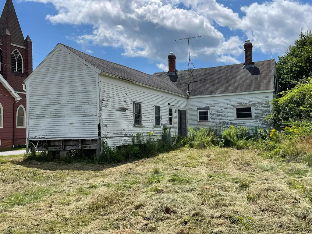 6 Forest Hill Street Harrington ME 04643
