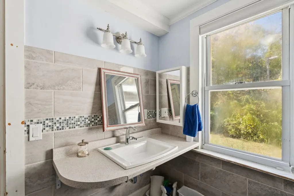 27 Goodwin Lane Lyman ME 04002