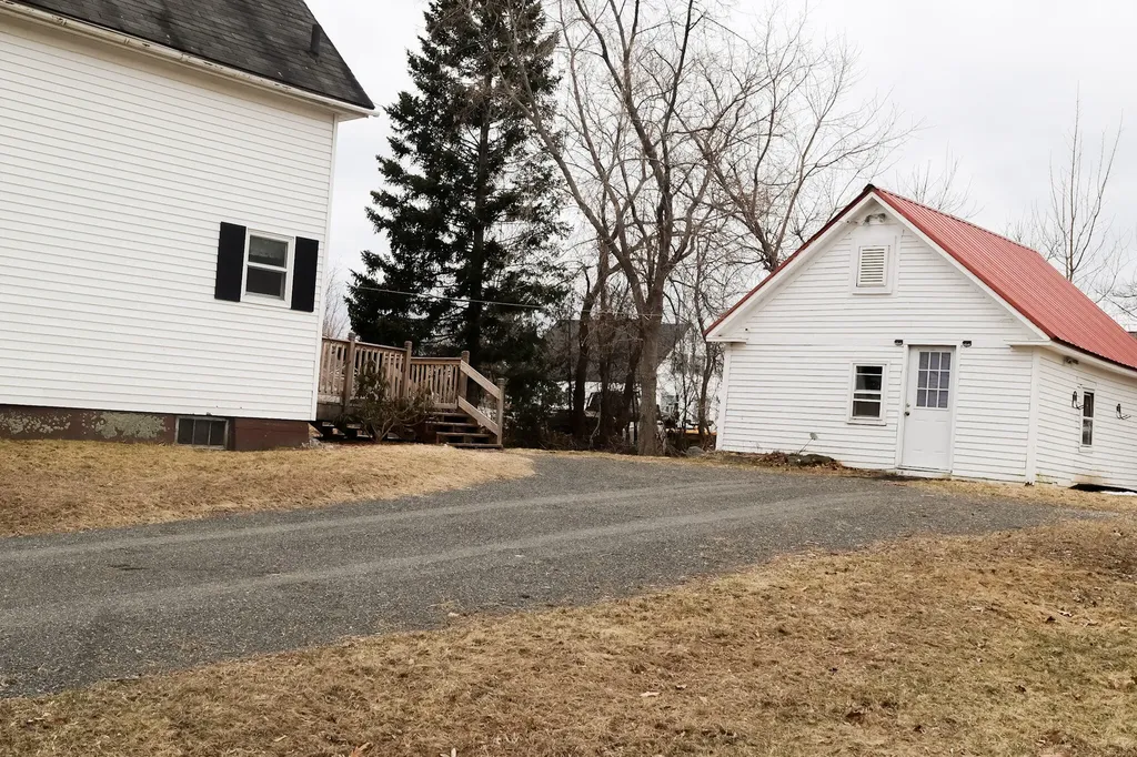 12 Pleasant Street Howland ME 04448