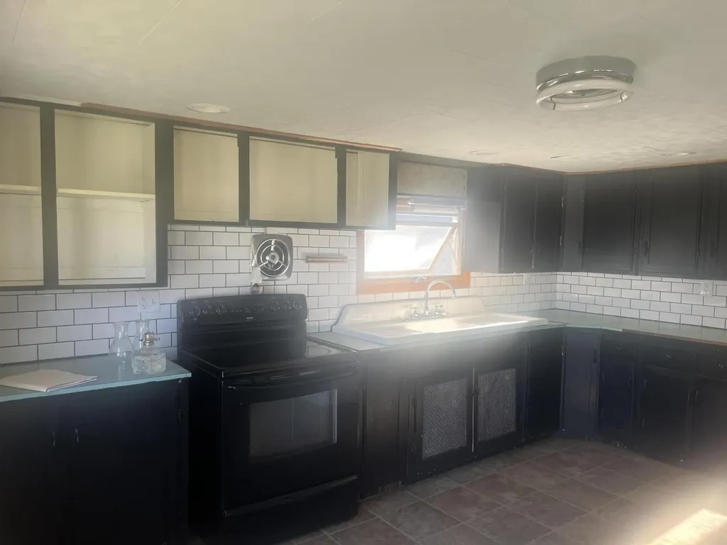 3 Corinth Road Garland ME 04939