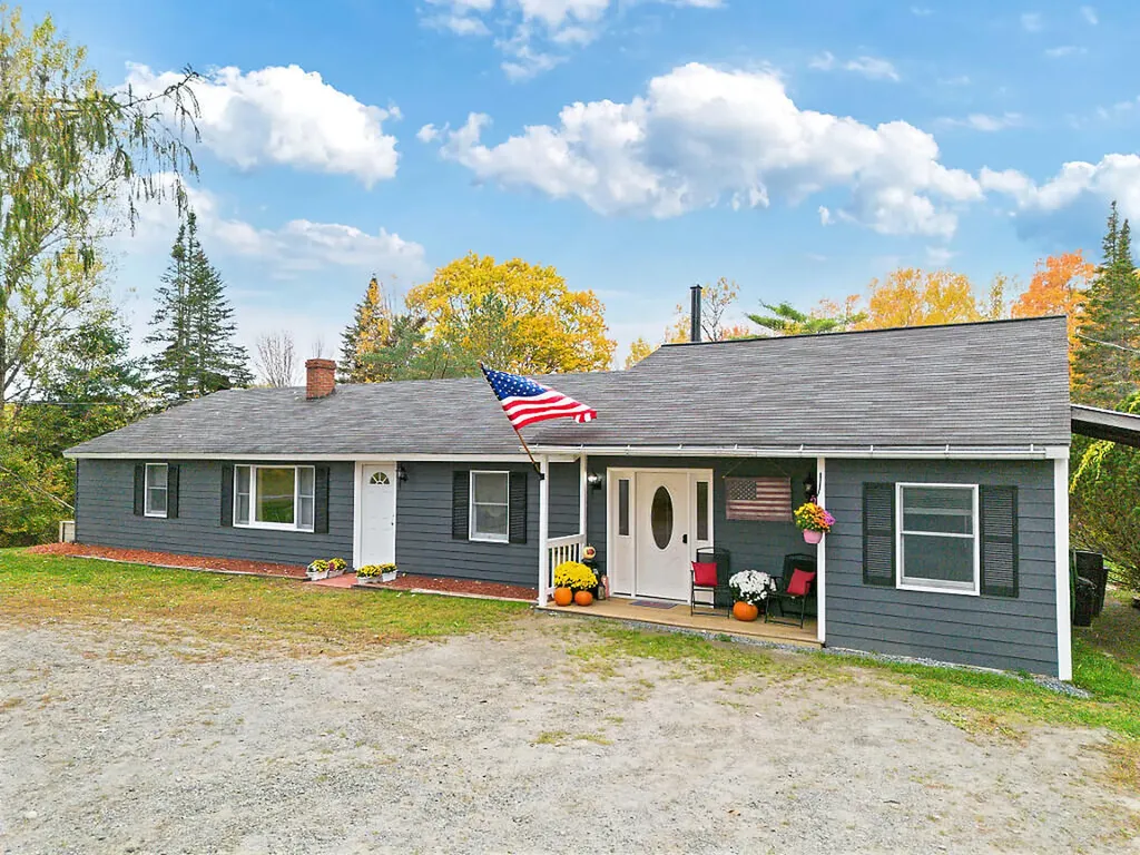 733 Middle Road Skowhegan ME 04976