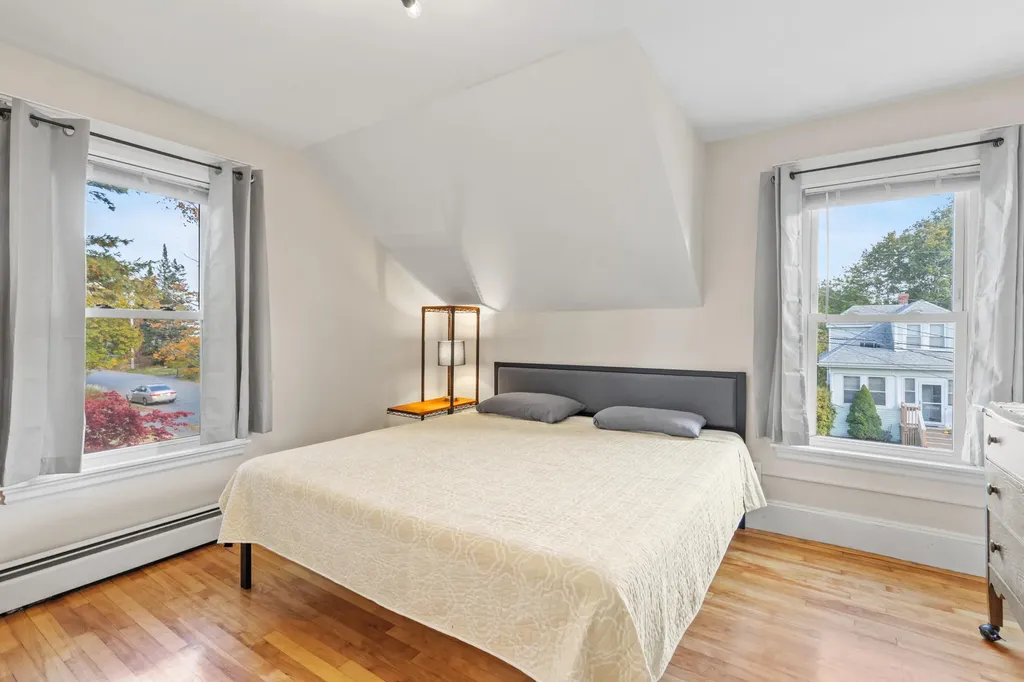 32 Hillis Street Portland ME 04103