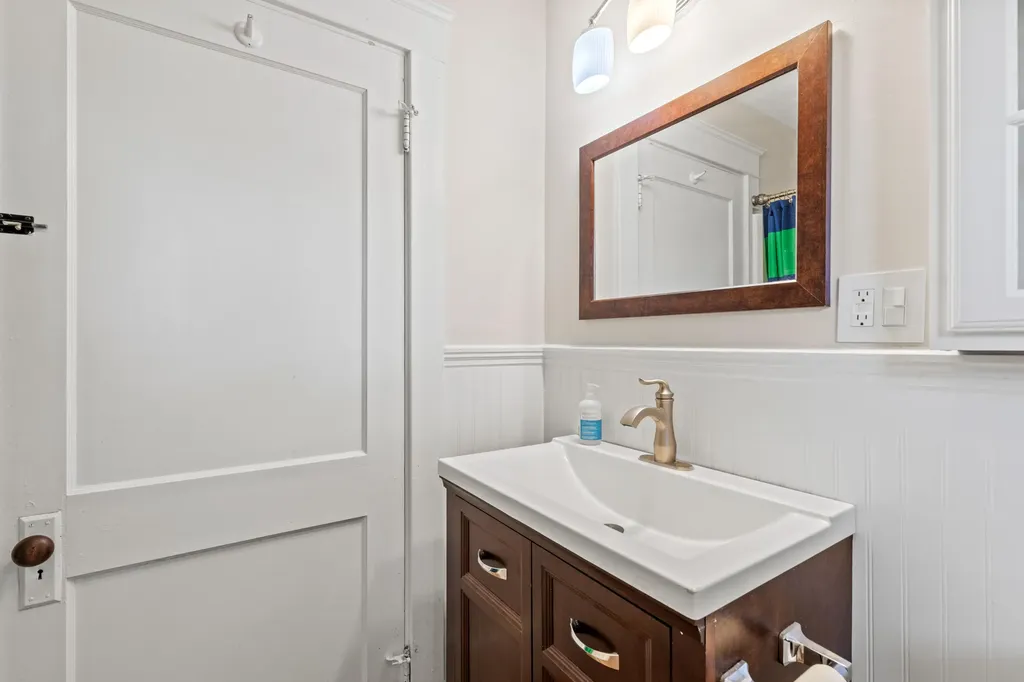 32 Hillis Street Portland ME 04103