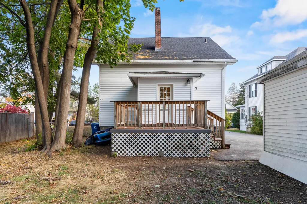 32 Hillis Street Portland ME 04103