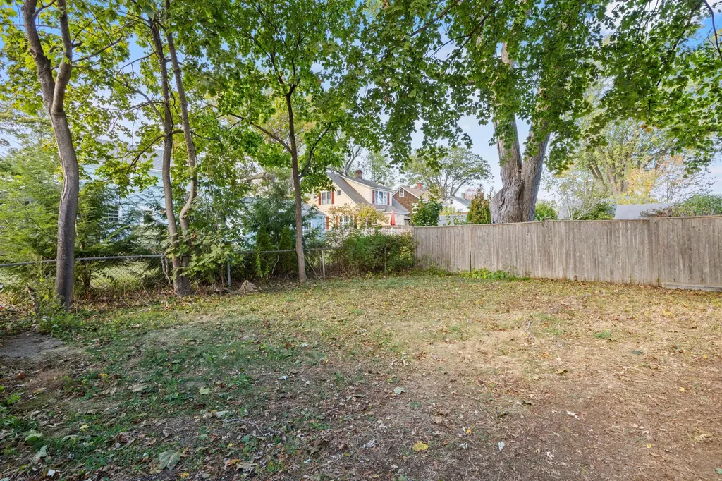 32 Hillis Street Portland ME 04103