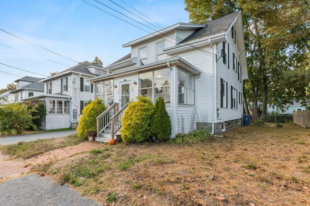 32 Hillis Street Portland ME 04103