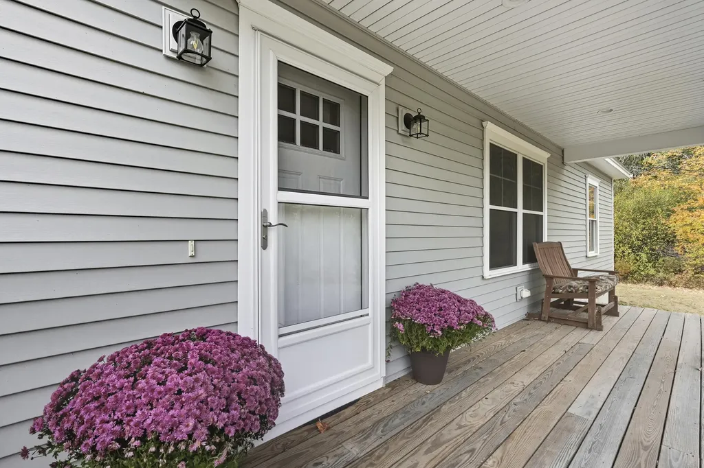 939 River Road Buxton ME 04093