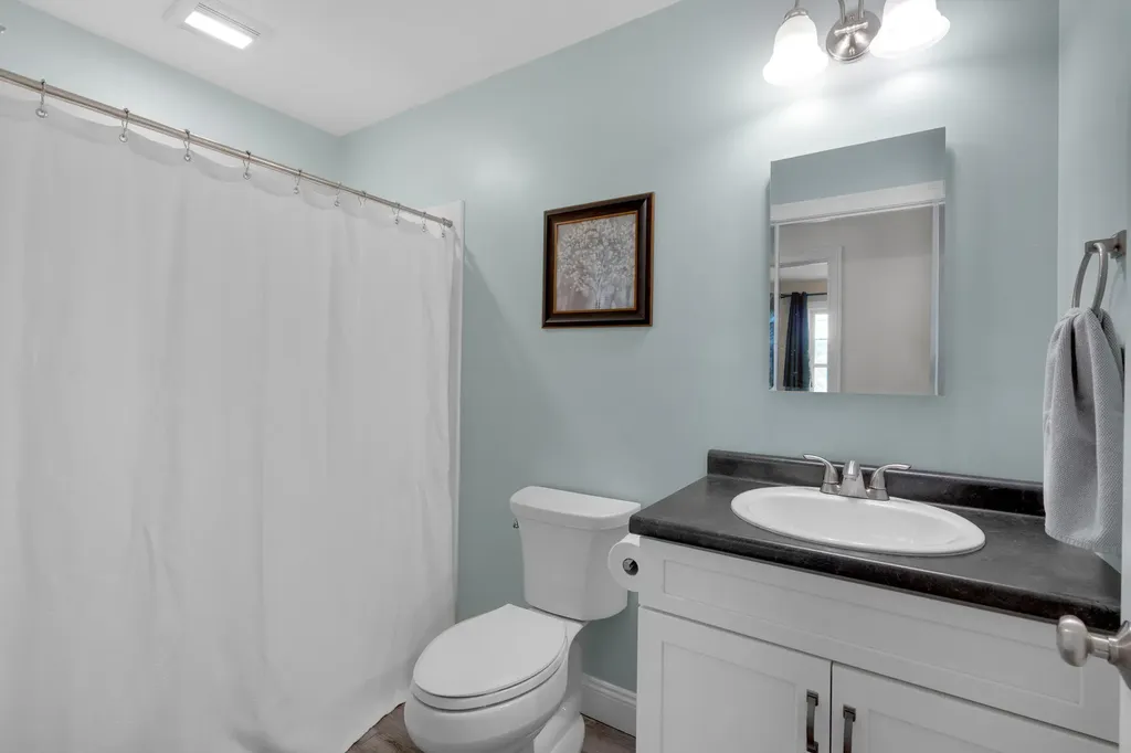 939 River Road Buxton ME 04093