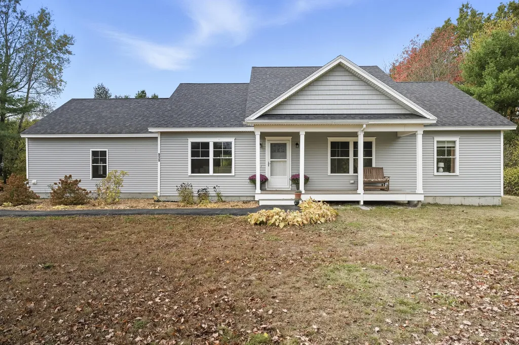 939 River Road Buxton ME 04093