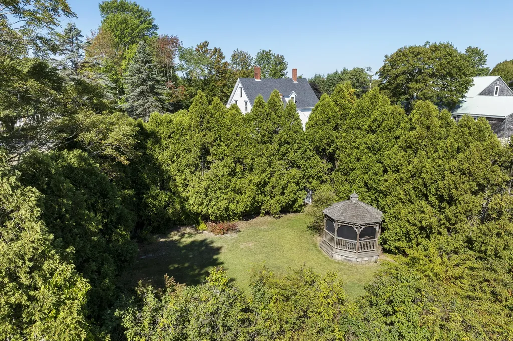 664 Boothbay Road Edgecomb ME 04556