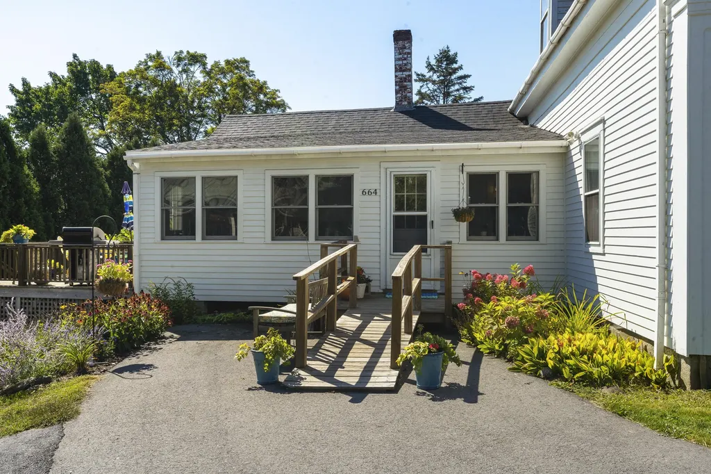 664 Boothbay Road Edgecomb ME 04556