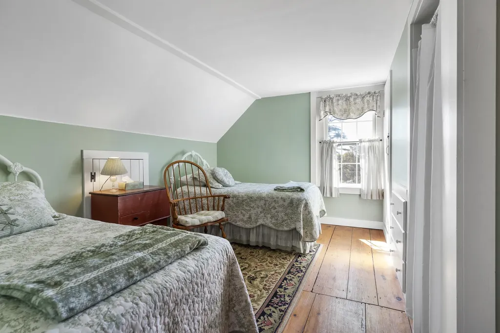 664 Boothbay Road Edgecomb ME 04556