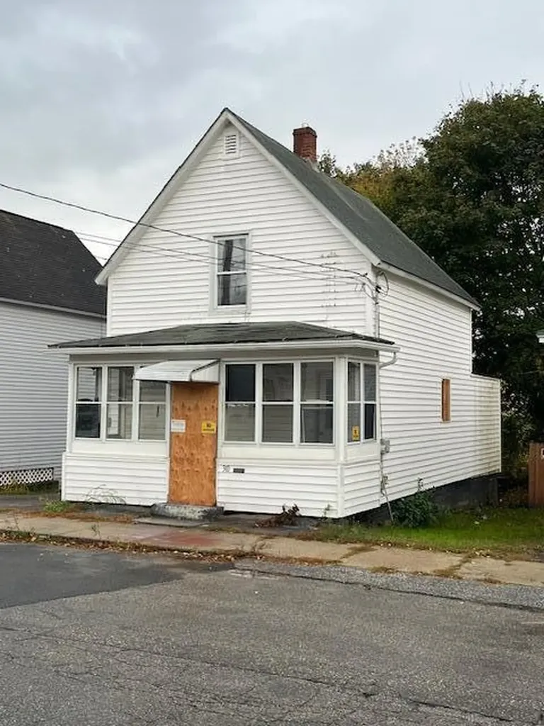 30 North Avenue Sanford ME 04073