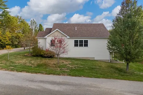 6 Macintosh Lane Lewiston ME 04240