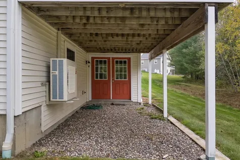 6 Macintosh Lane Lewiston ME 04240