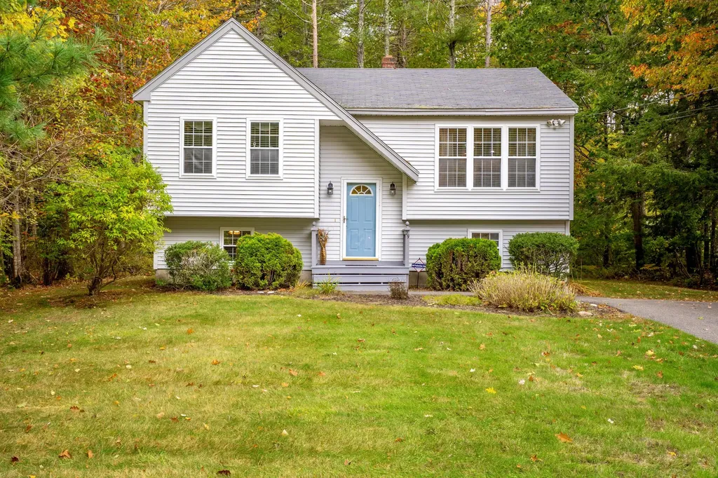 29 Simpson Street Wells ME 04090