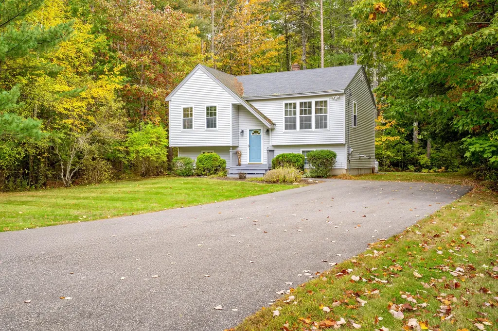 29 Simpson Street Wells ME 04090